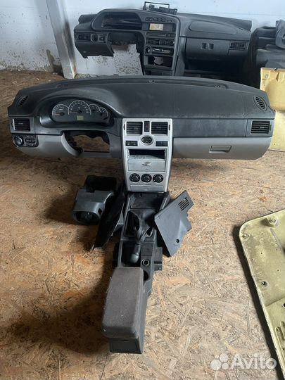 Панель, торпела ваз лада приора в сборе