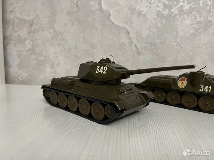 Советская военная техника танк т34 СССР