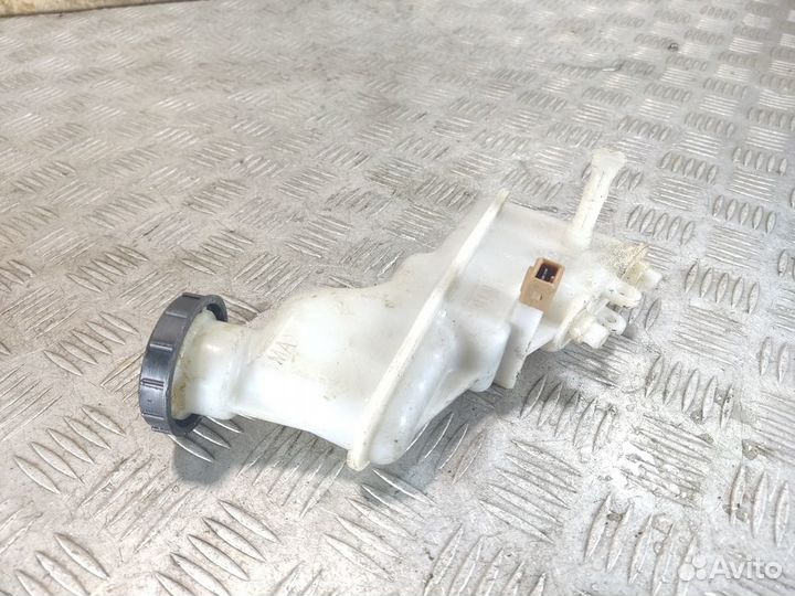 Бачок главного тормозного цилиндра Hyundai Solaris