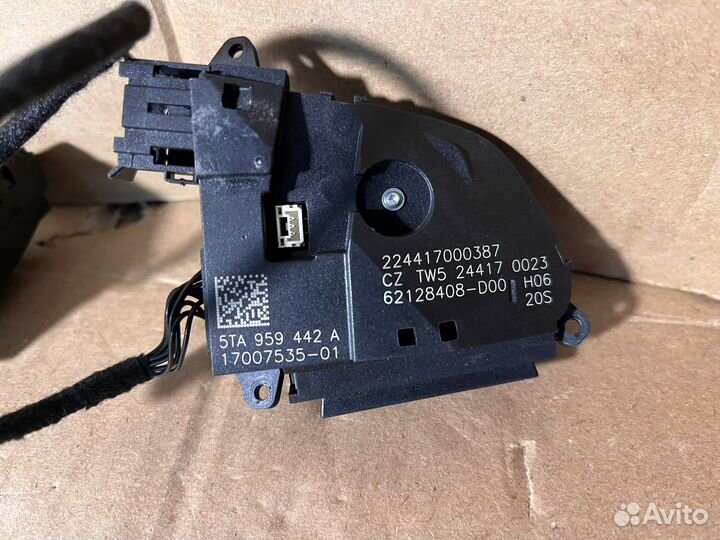 Кнопки руля Volkswagen Tiguan 2