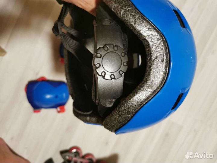 Роликовые коньки детские, шлем и защита