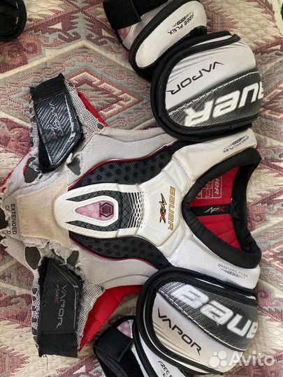 Нагрудник хоккейный bauer