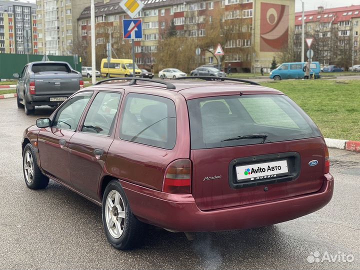 Ford Mondeo 1.8 МТ, 1995, 100 000 км