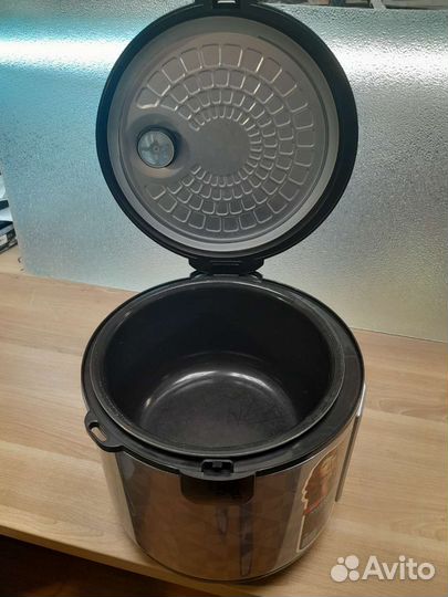 Мультиварки Redmond и Witess