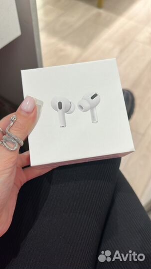 Продам новые airpods pro