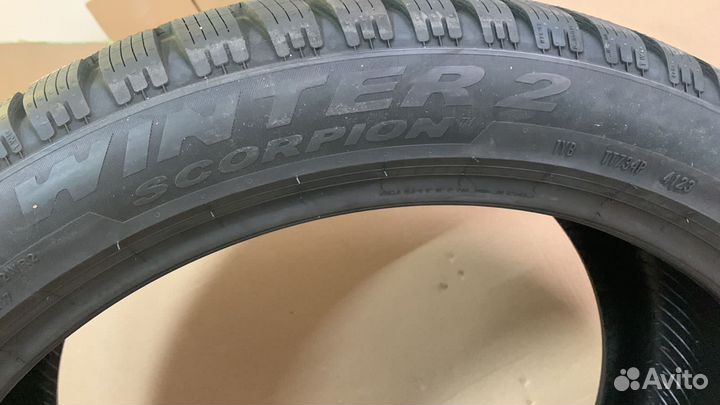 Pirelli Scorpion Winter 2 315/35 R22