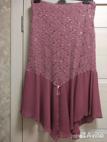 Костюм женский с юбкой