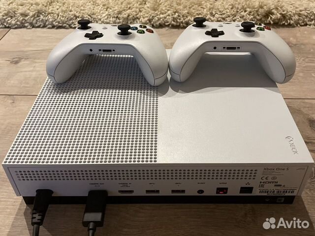 Xbox One s 2 геймпада, игры, 1t