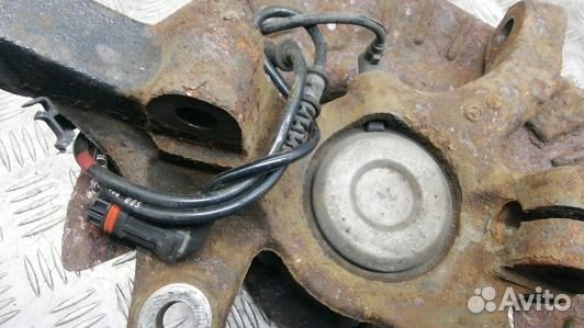 Ступица передняя левая mercedes benz vito W639 (UK