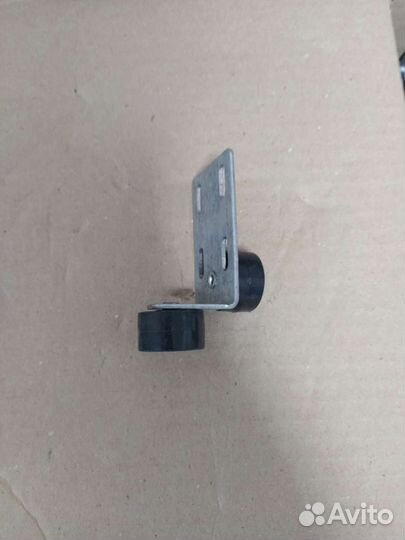 Ролик упорный угловой