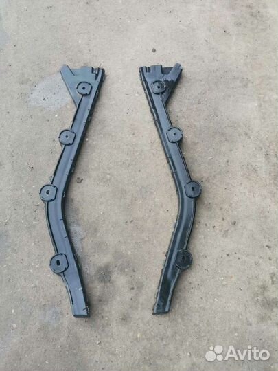 Кронштейн заднего бампера Шкода Рапид