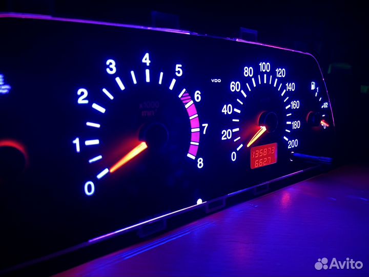 Пересвет приборных панелей и элементов салона