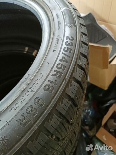 Triangle TR698 235/45 R18