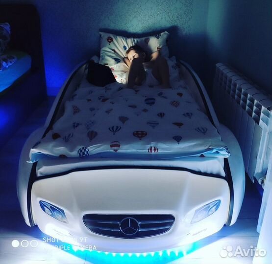 Детская кровать Машина с матрасом