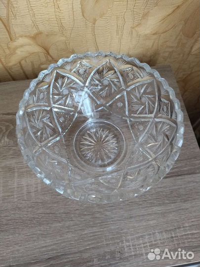Большая хрустальная ваза