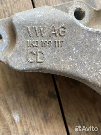 VAG опора двигателя