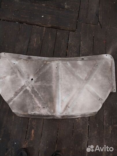 Утиплитель капота для Vortex estina