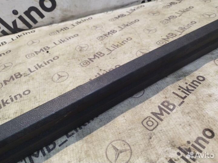 Накладка порога передняя левая Mercedes E-Class