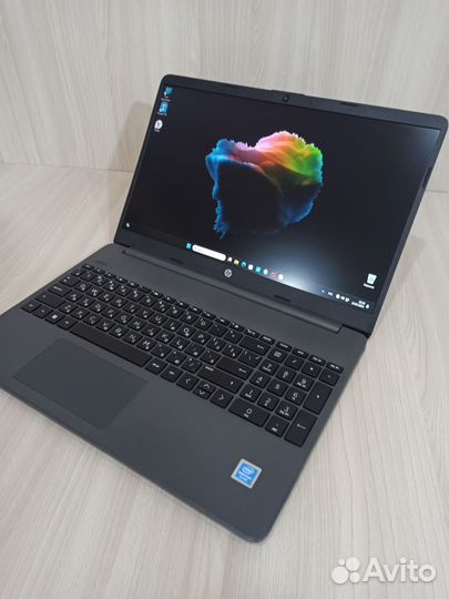 Ноутбук HP в коробке