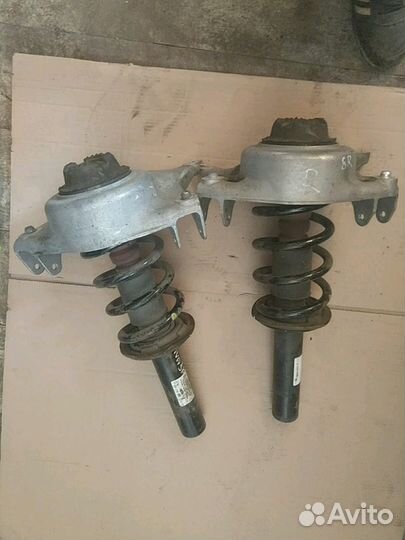 Амортизатор передний в сборе Audi Q5 8R Ауди ку5