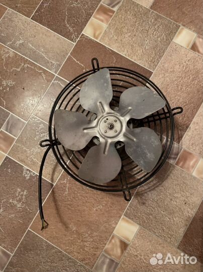 Вентилятор конденсатора для холодильного шкафа