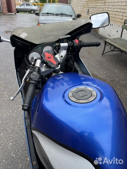 Suzuki RF400