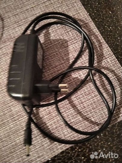 Зарядник, шнуры