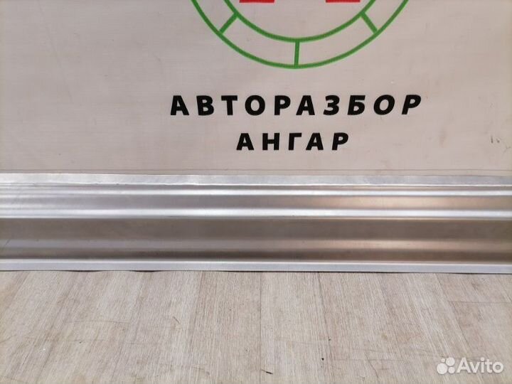 Порог правый Mitsubishi Outlander CU5W 4G69 2006