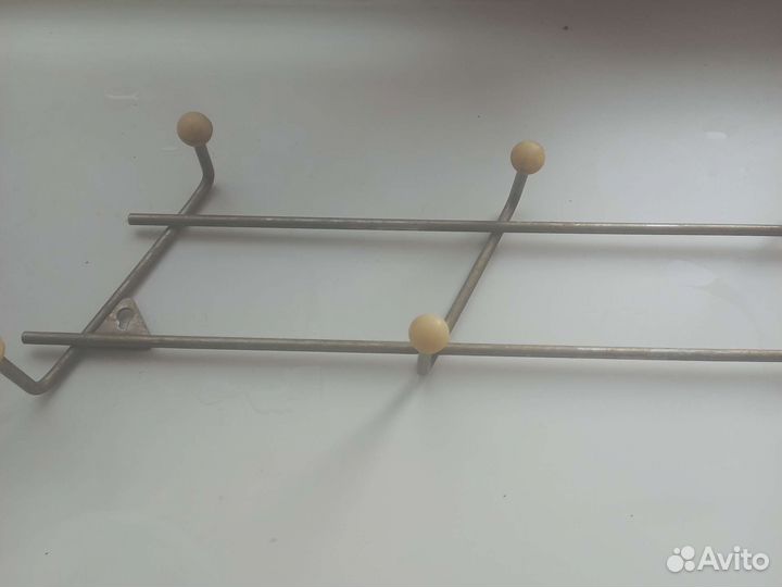Вешалка для одежды настенная