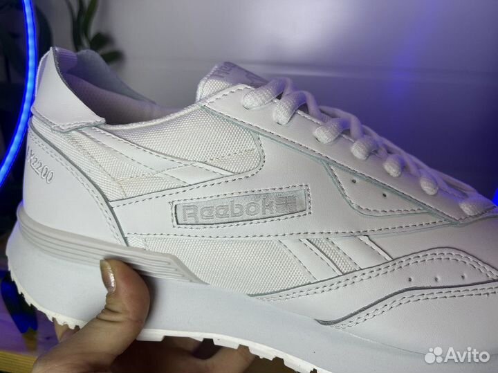 Кроссовки Reebok LX2200