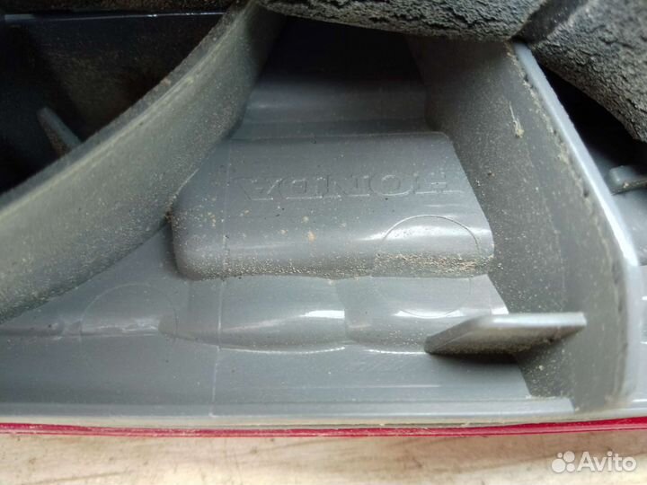 Фонарь задний правый внутренний Honda Accord 8