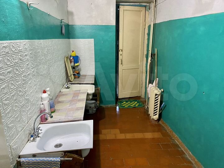 Комната 13 м² в 5-к., 4/5 эт.