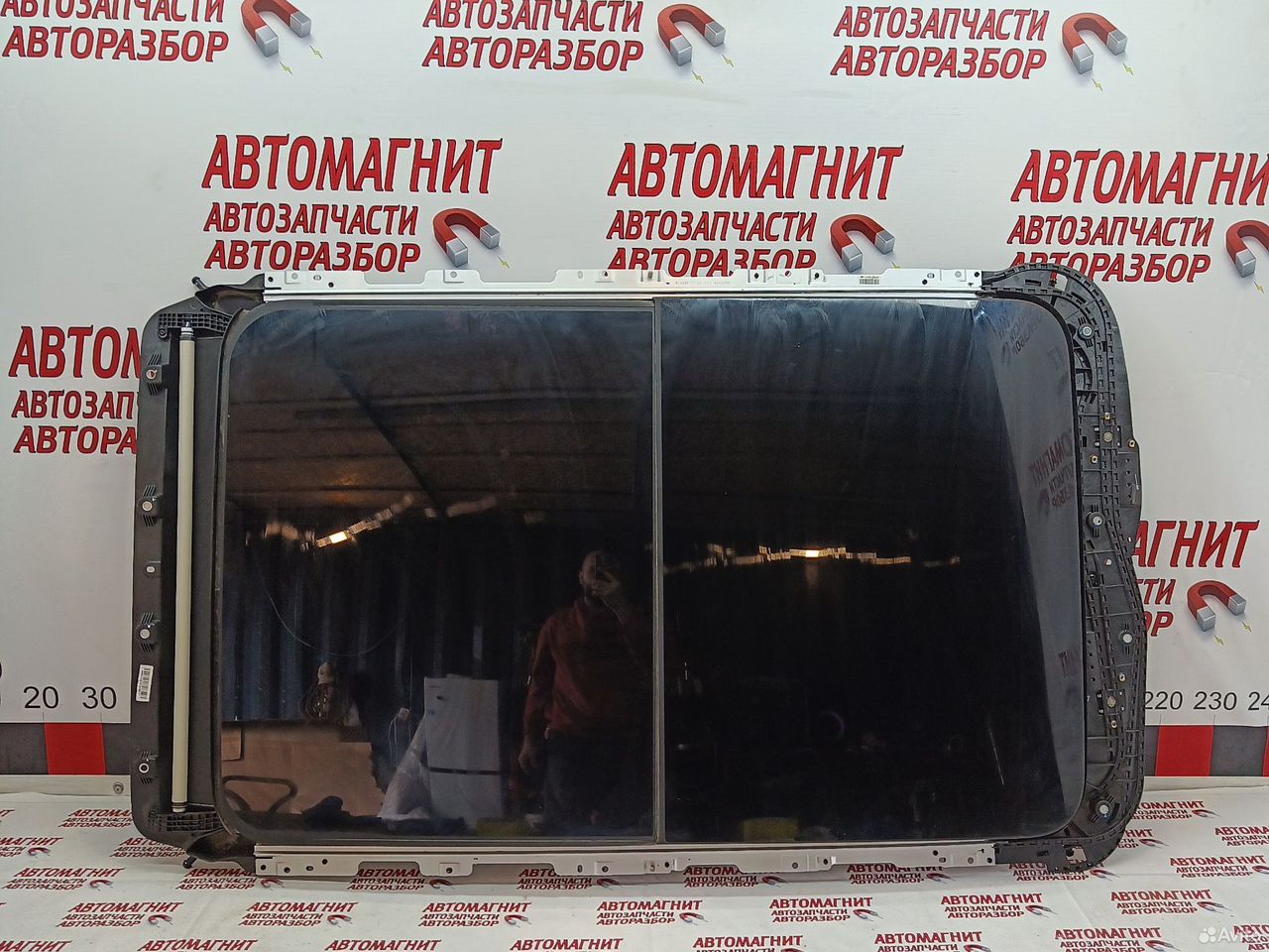 Панорама люк крыши Geely Atlas Pro