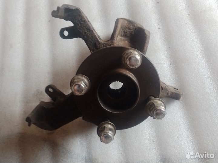 Поворотный кулак правый Ford focus 1 1.8 115 л.с