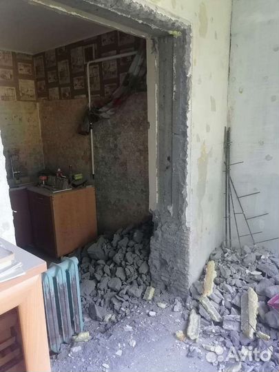 Демонтаж, слом стен