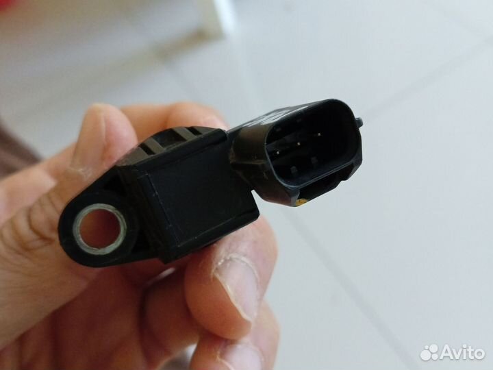 Датчик положения распредвала Мицубиси Лансер 9