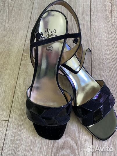 Босоножки новые