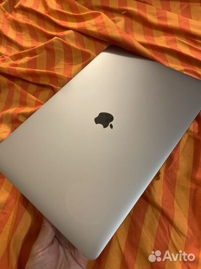 Apple MacBook Pro 15 2016 Retina Touch Bar