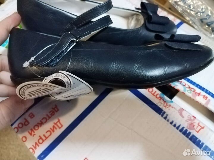 Туфли для девочки новые
