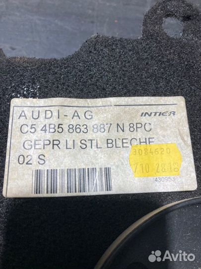 Обшивка багажника левая Audi A6 C5 2.4 2003