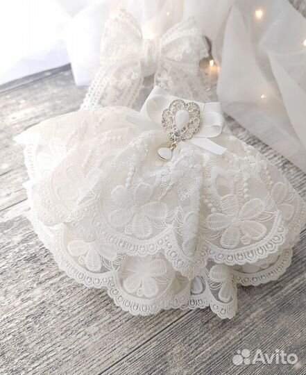 Галстук брошь, жабо