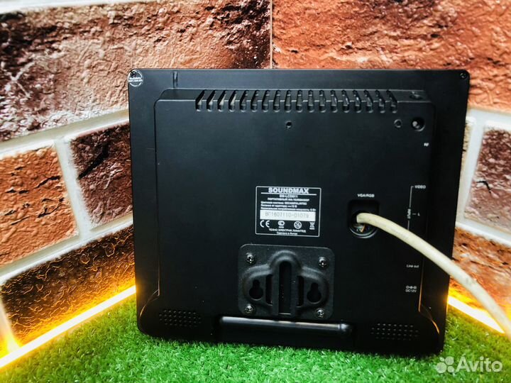 Z.12228 Портптивный ЖК тв Soundmax SM-LCD811