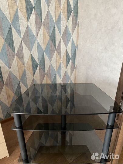 Стеклянная тумба под тв