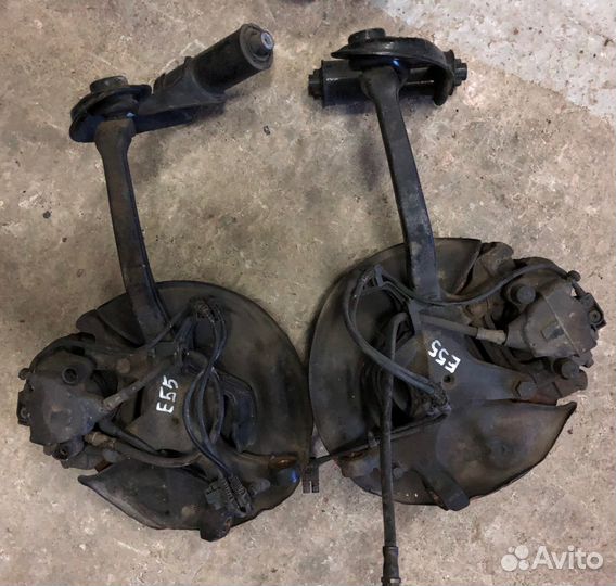 Ступица передняя левая в сборе Mercedes W210 E320