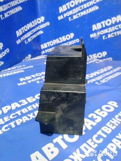 Крепление магнитофона Ваз Лада 2110 седан 21083