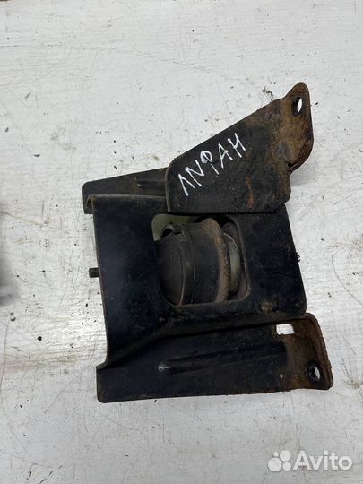 Подушка опора двигателя правая Lifan breez 520 1.6