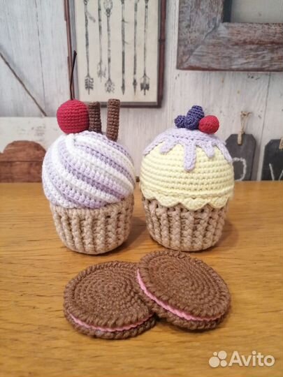 Вязаные сладости. Подарок для малышки