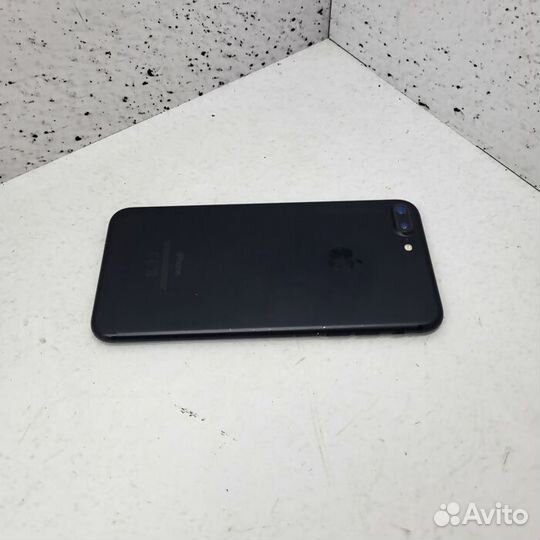Apple iPhone 7 Plus 32 Гб Черный Смартфон