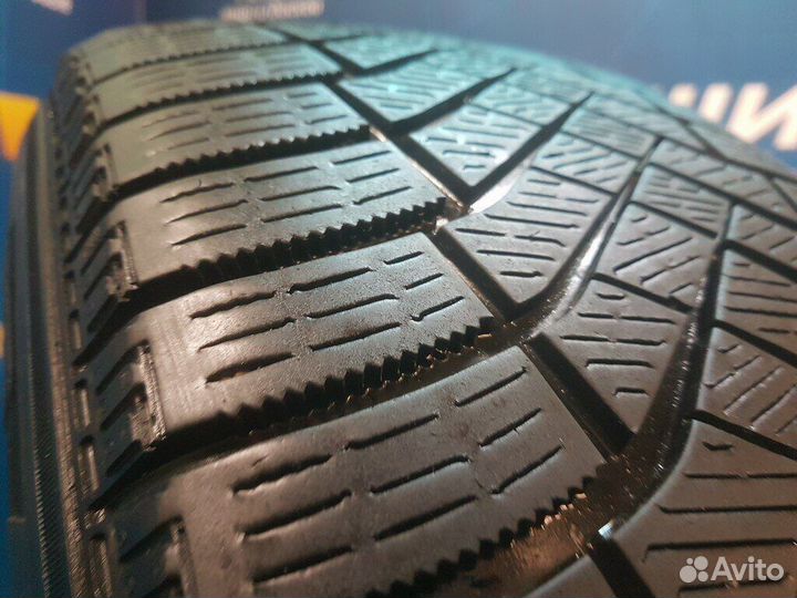 Pirelli Ice Zero FR SUV 235/60 R18