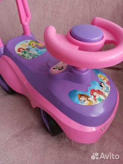 Машинка-каталка детская
